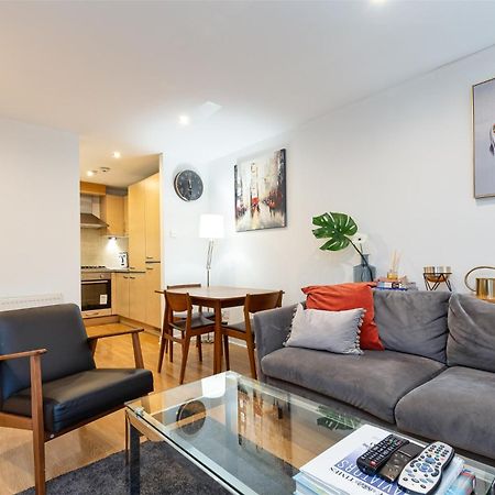 Modern 2 Bed Broompark/Central Apt. With Parking Glasgow Exterior foto